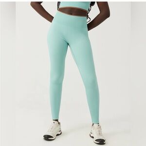 NWT Outdoor Voices Seamless Ribbed 7/8 Legging- Storm